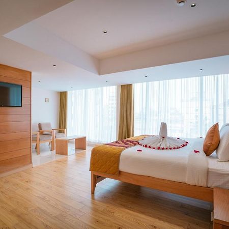 Townbridge Hotels & Suites Коччи Экстерьер фото