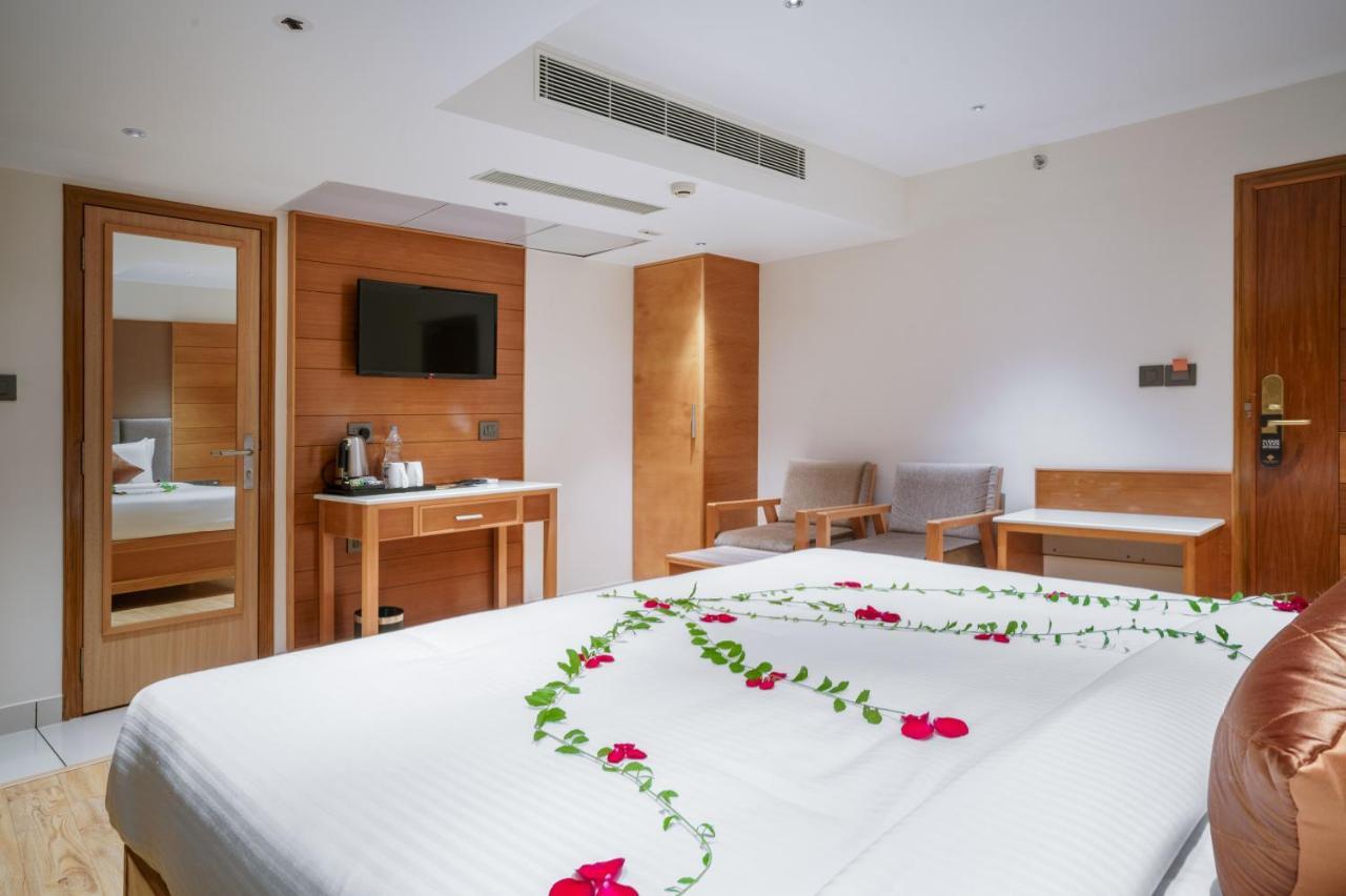 Townbridge Hotels & Suites Коччи Экстерьер фото