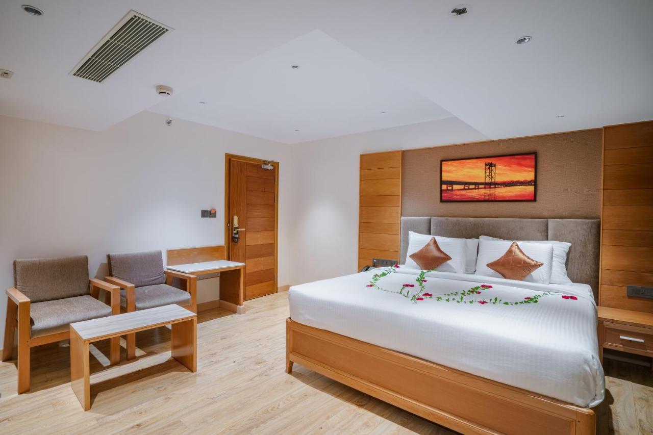 Townbridge Hotels & Suites Коччи Экстерьер фото