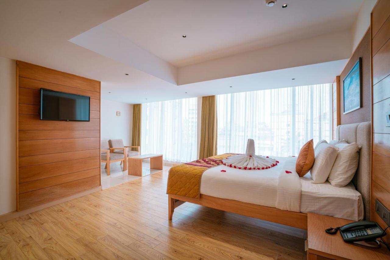 Townbridge Hotels & Suites Коччи Экстерьер фото