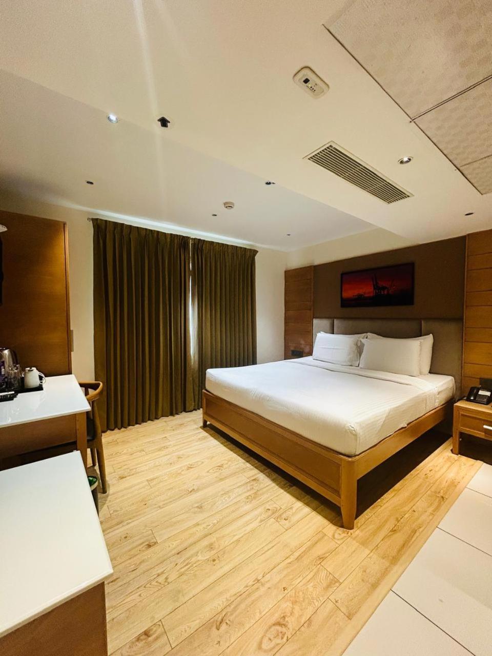 Townbridge Hotels & Suites Коччи Экстерьер фото